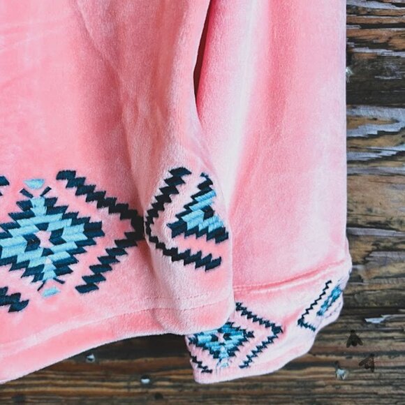 THE KINGMAN BUBBLE LADIES PINK VELVET  LONG SLEEVE SHACKET - Picture 6 of 16